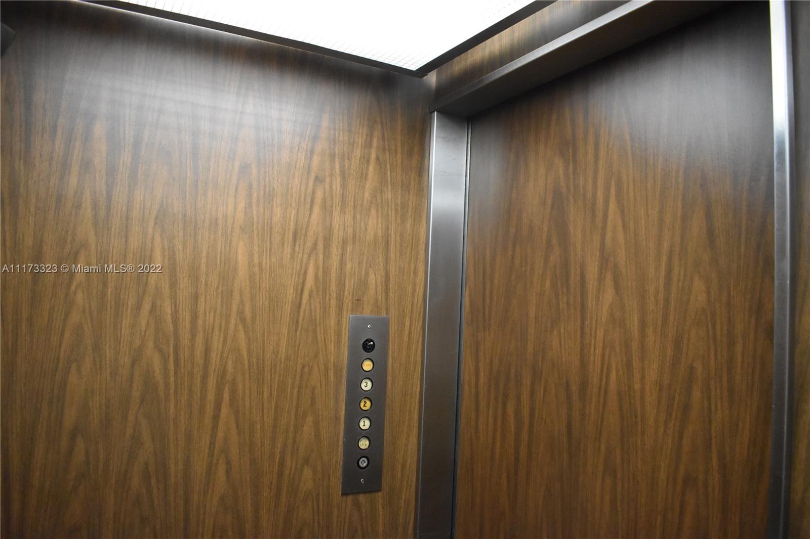 SUNRISE LAKES 81 CONDO - Residential