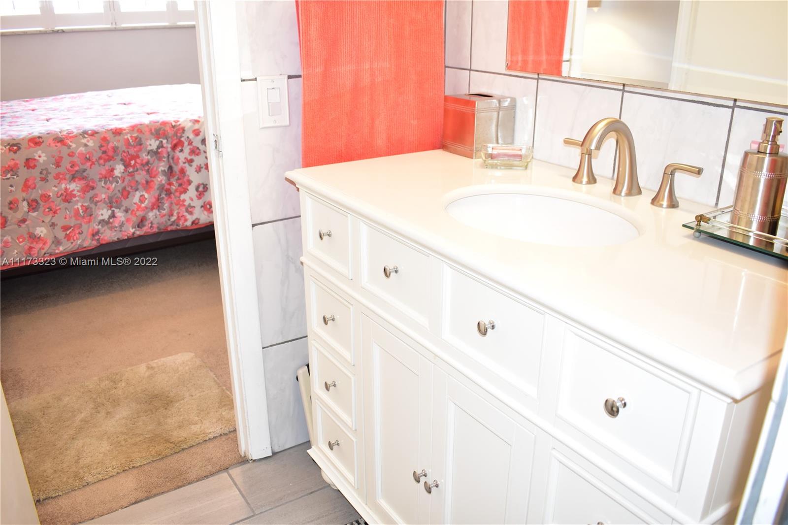 SUNRISE LAKES 81 CONDO - Residential