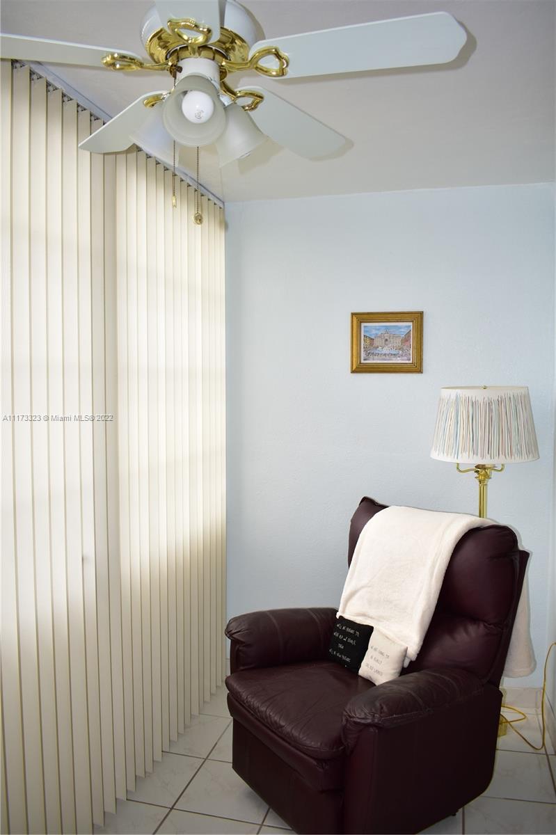 SUNRISE LAKES 81 CONDO - Residential