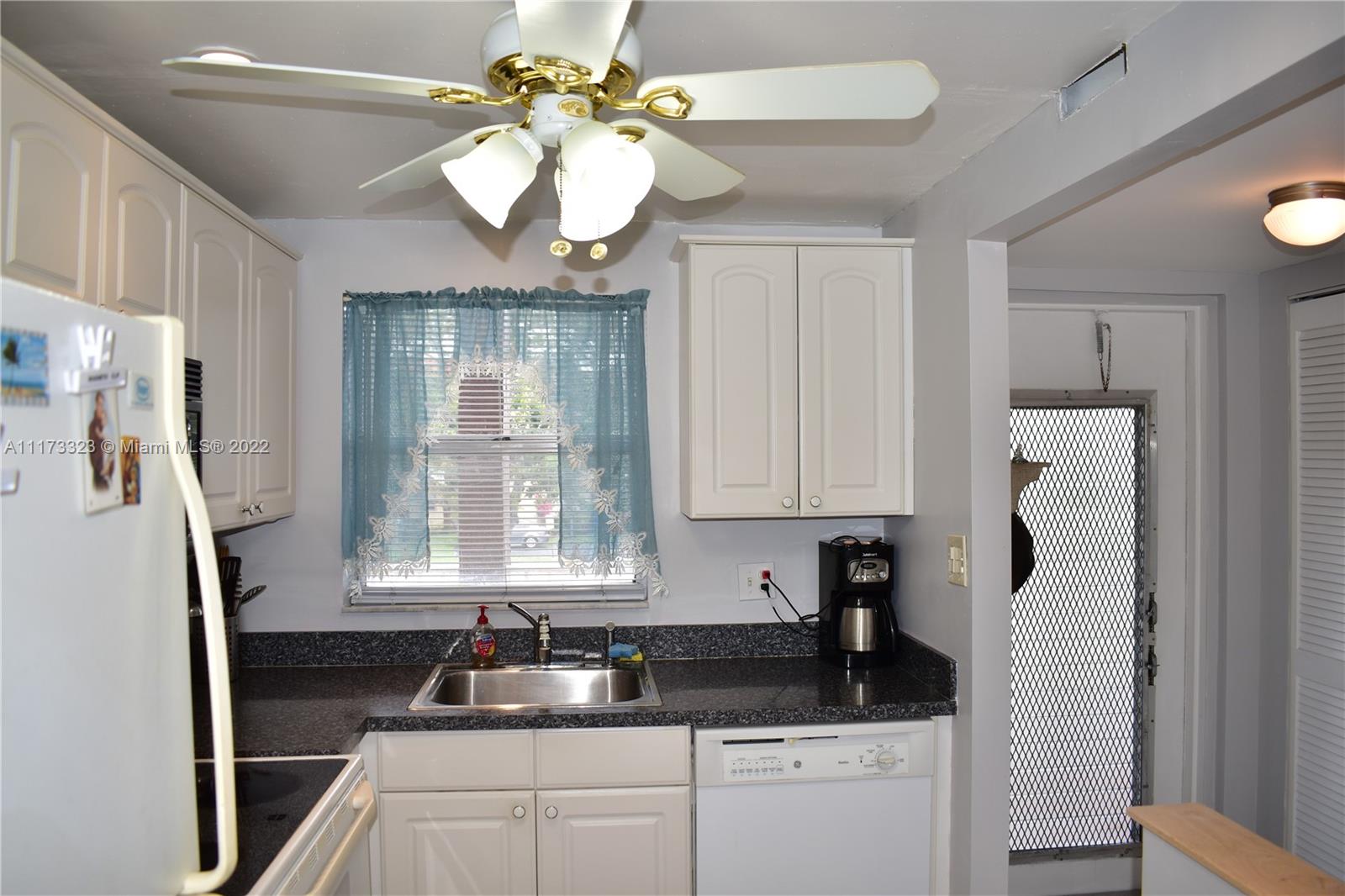 SUNRISE LAKES 81 CONDO - Residential