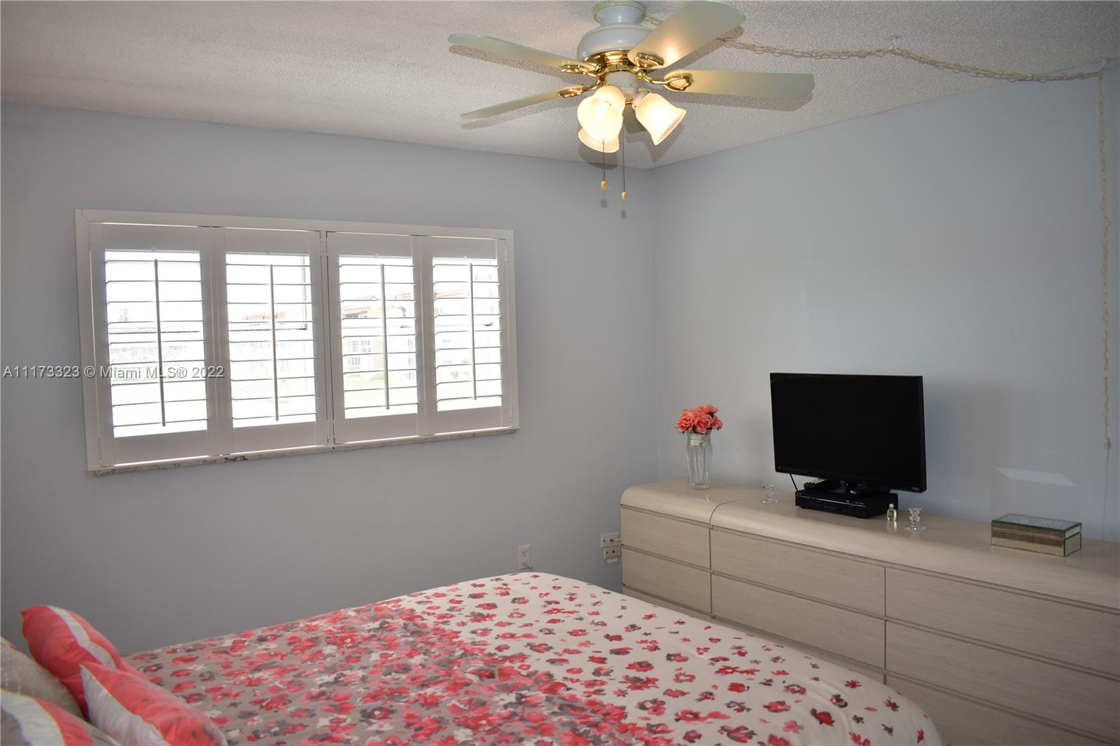 SUNRISE LAKES 81 CONDO - Residential