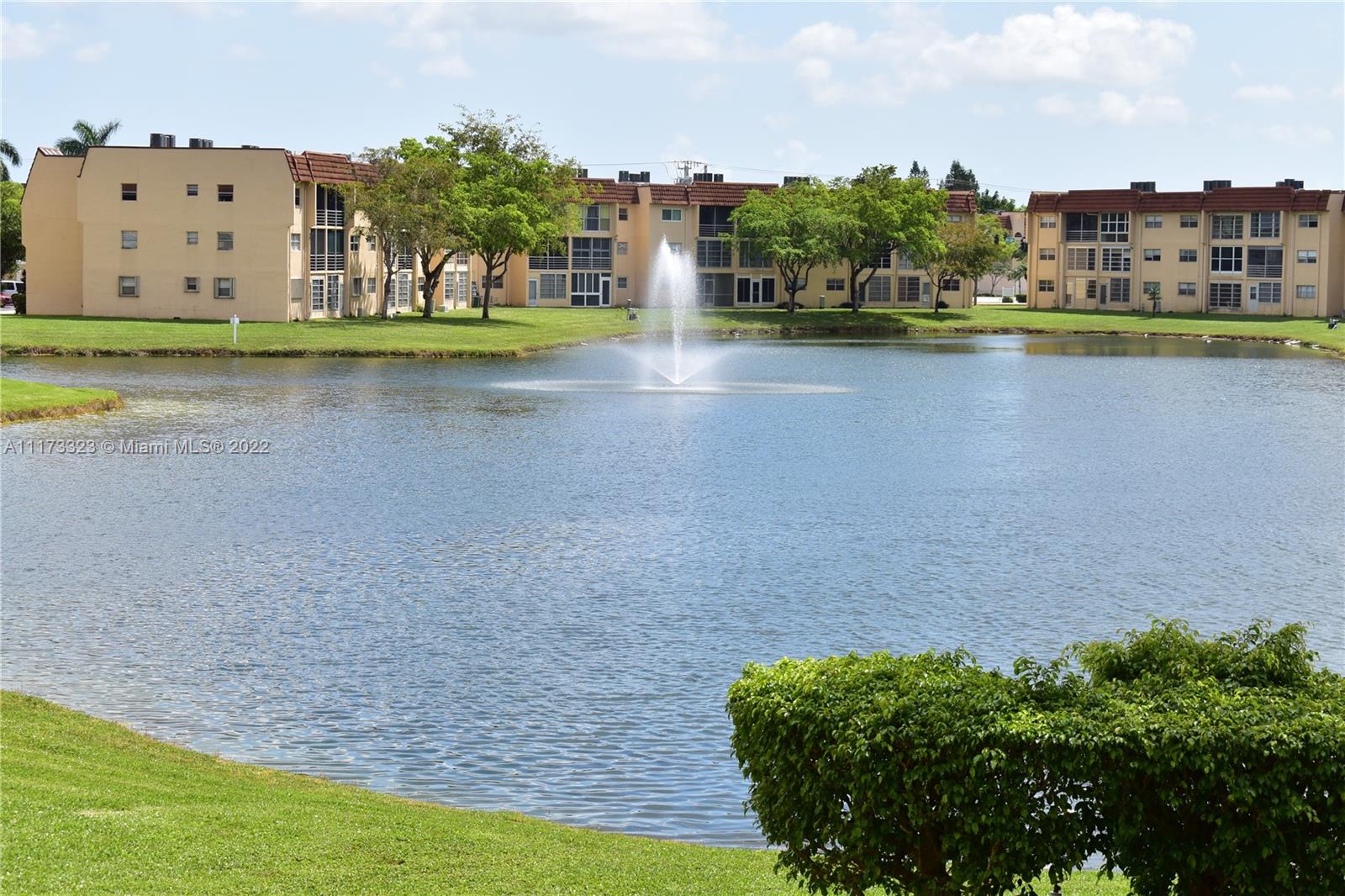 SUNRISE LAKES 81 CONDO - Residential