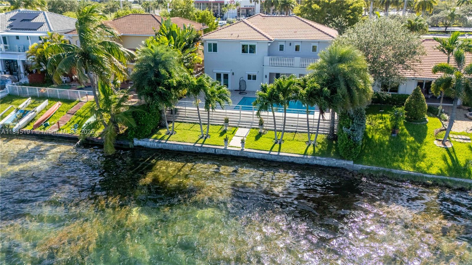 TWIN LAKE SHORES WEST - Residential