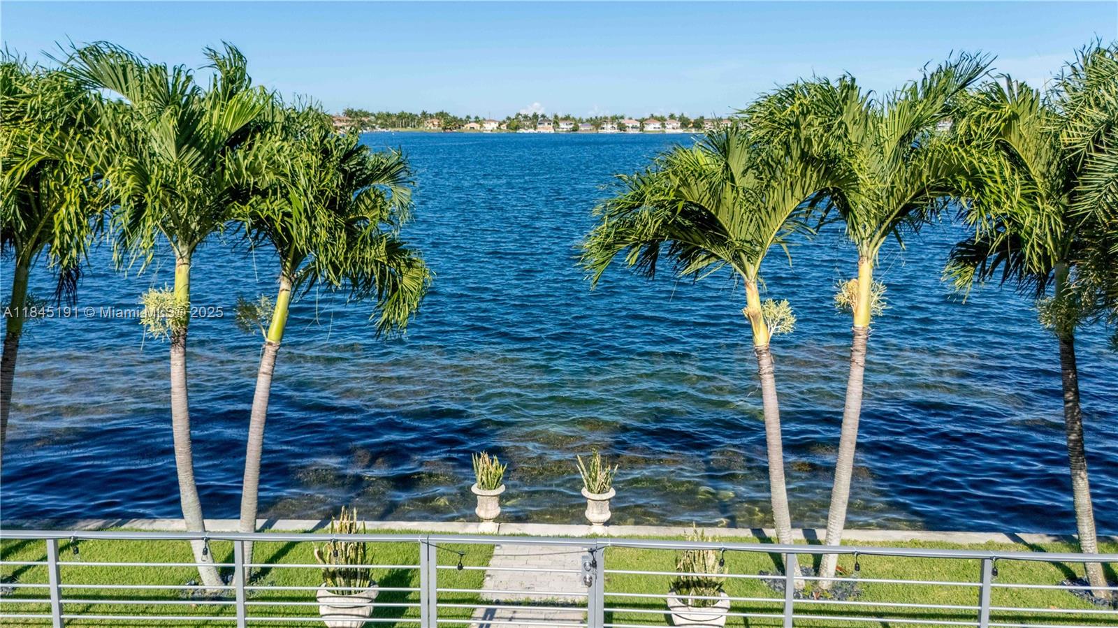 TWIN LAKE SHORES WEST - Residential