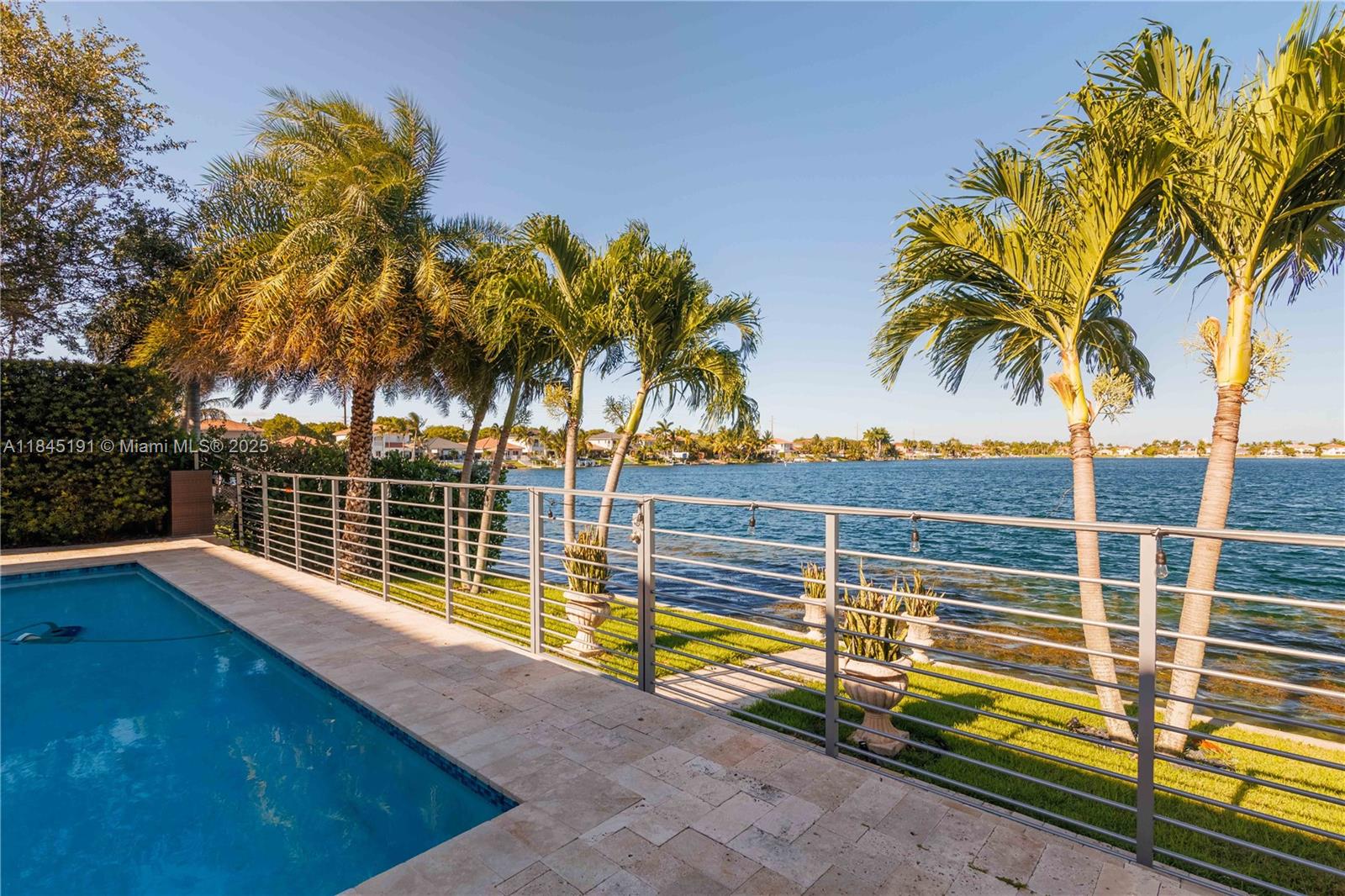 TWIN LAKE SHORES WEST - Residential