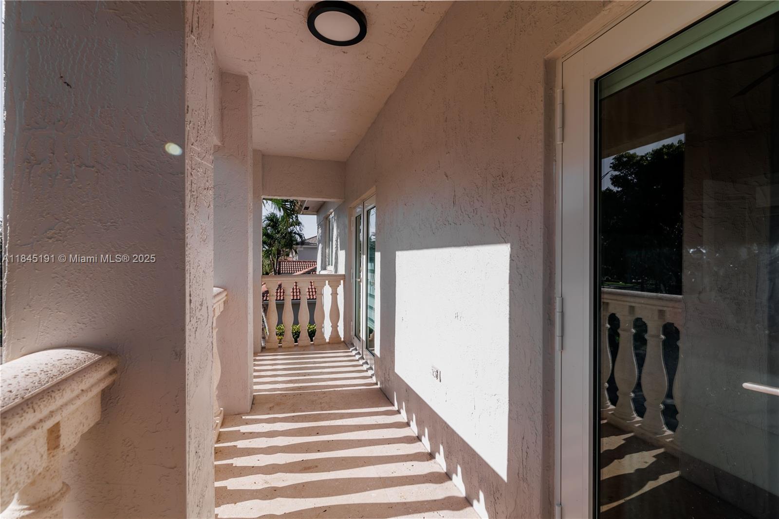 TWIN LAKE SHORES WEST - Residential