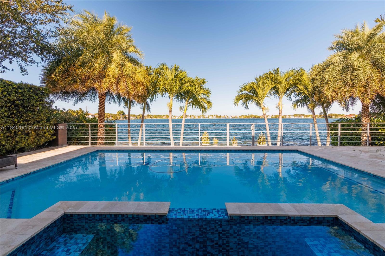 TWIN LAKE SHORES WEST - Residential