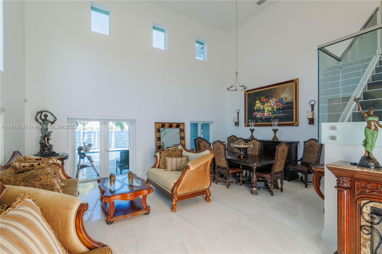 TWIN LAKE SHORES WEST - Residential