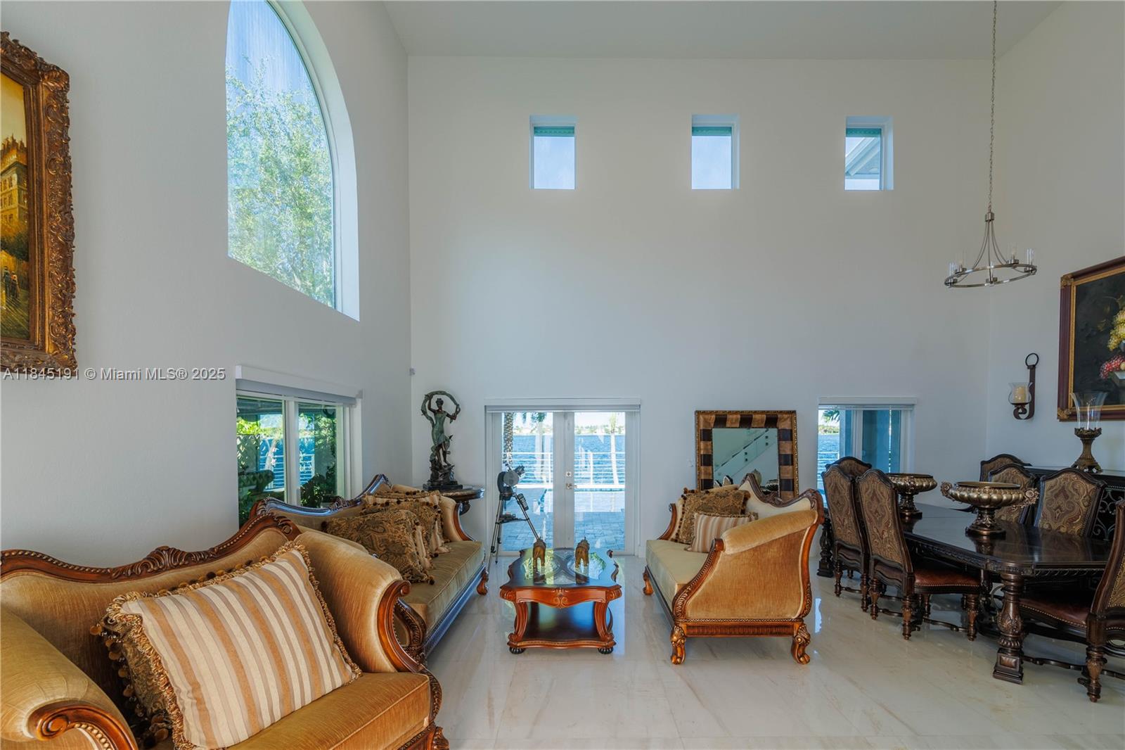 TWIN LAKE SHORES WEST - Residential