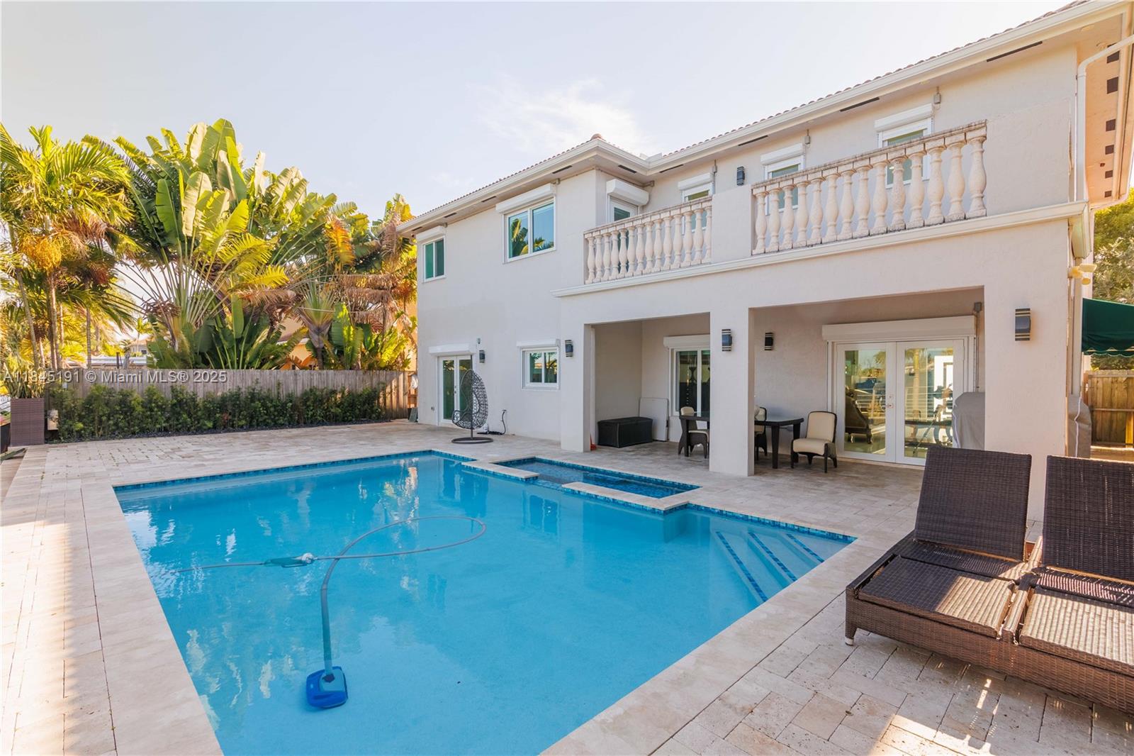 TWIN LAKE SHORES WEST - Residential