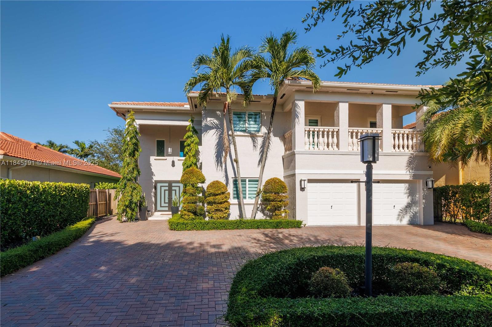 TWIN LAKE SHORES WEST - Residential