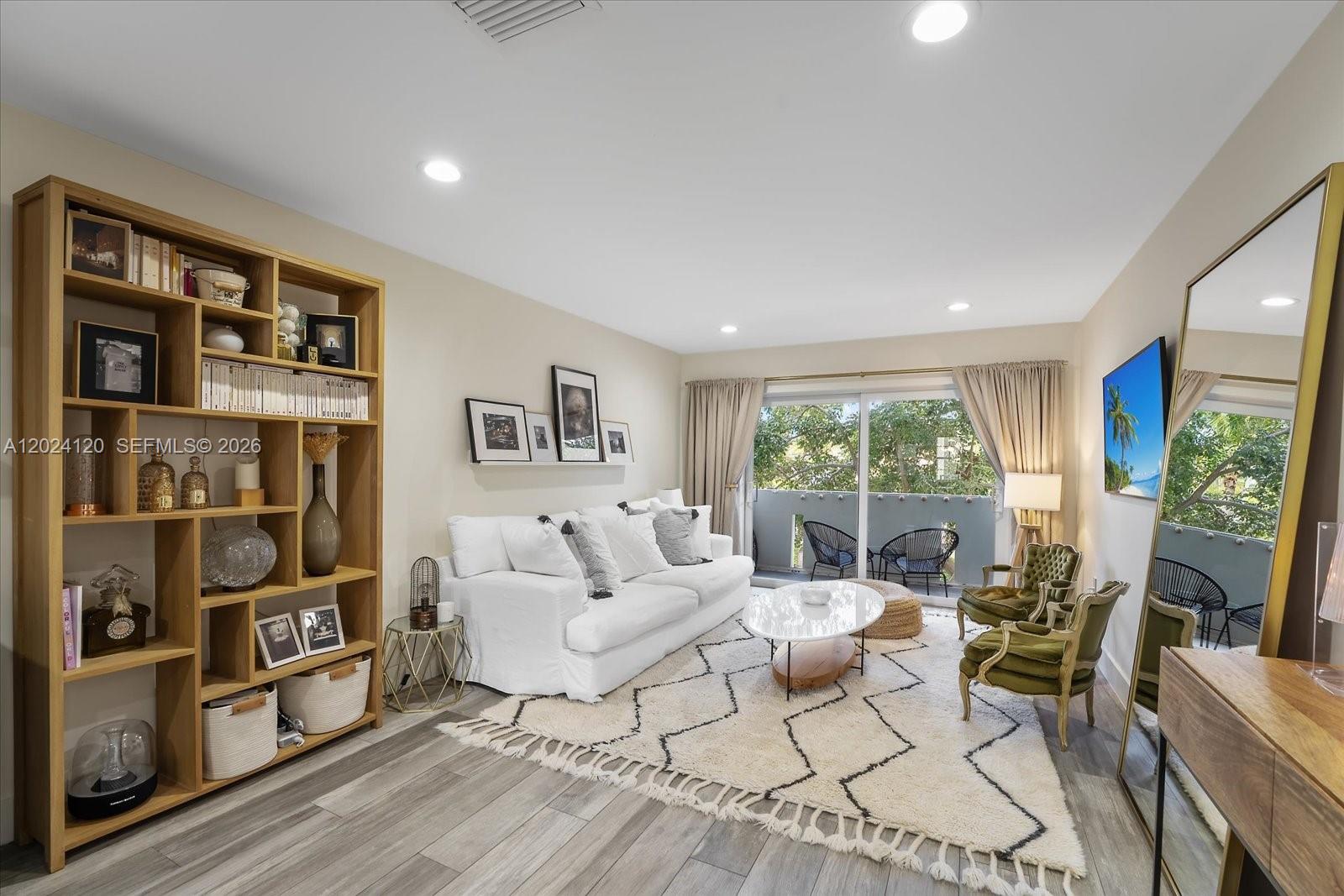 BLUE PELICAN CONDO - Residential