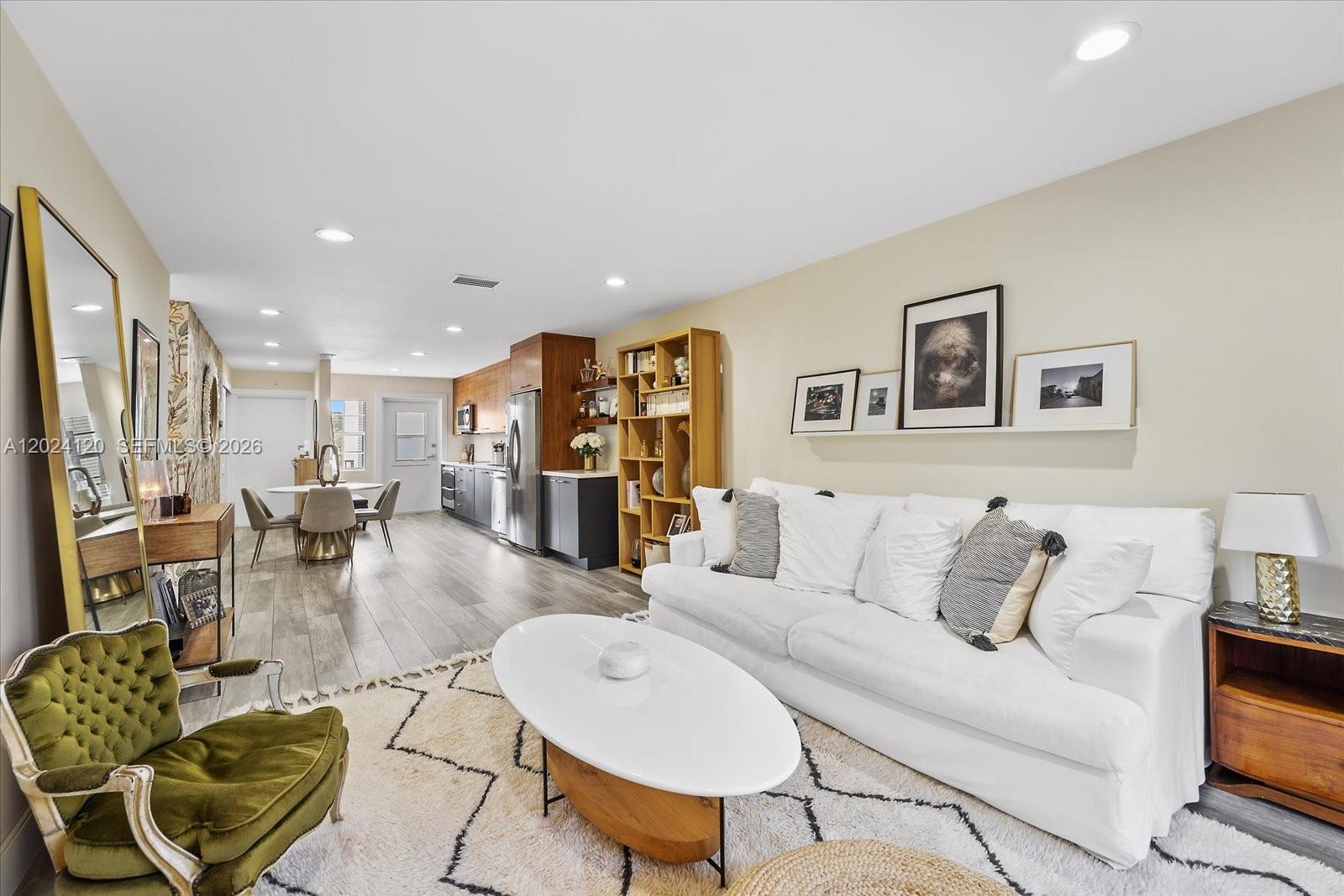 BLUE PELICAN CONDO - Residential