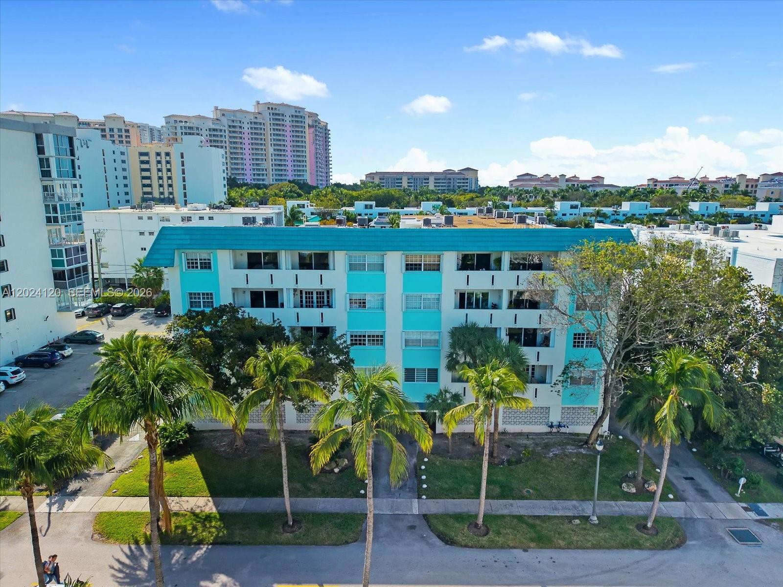 BLUE PELICAN CONDO - Residential