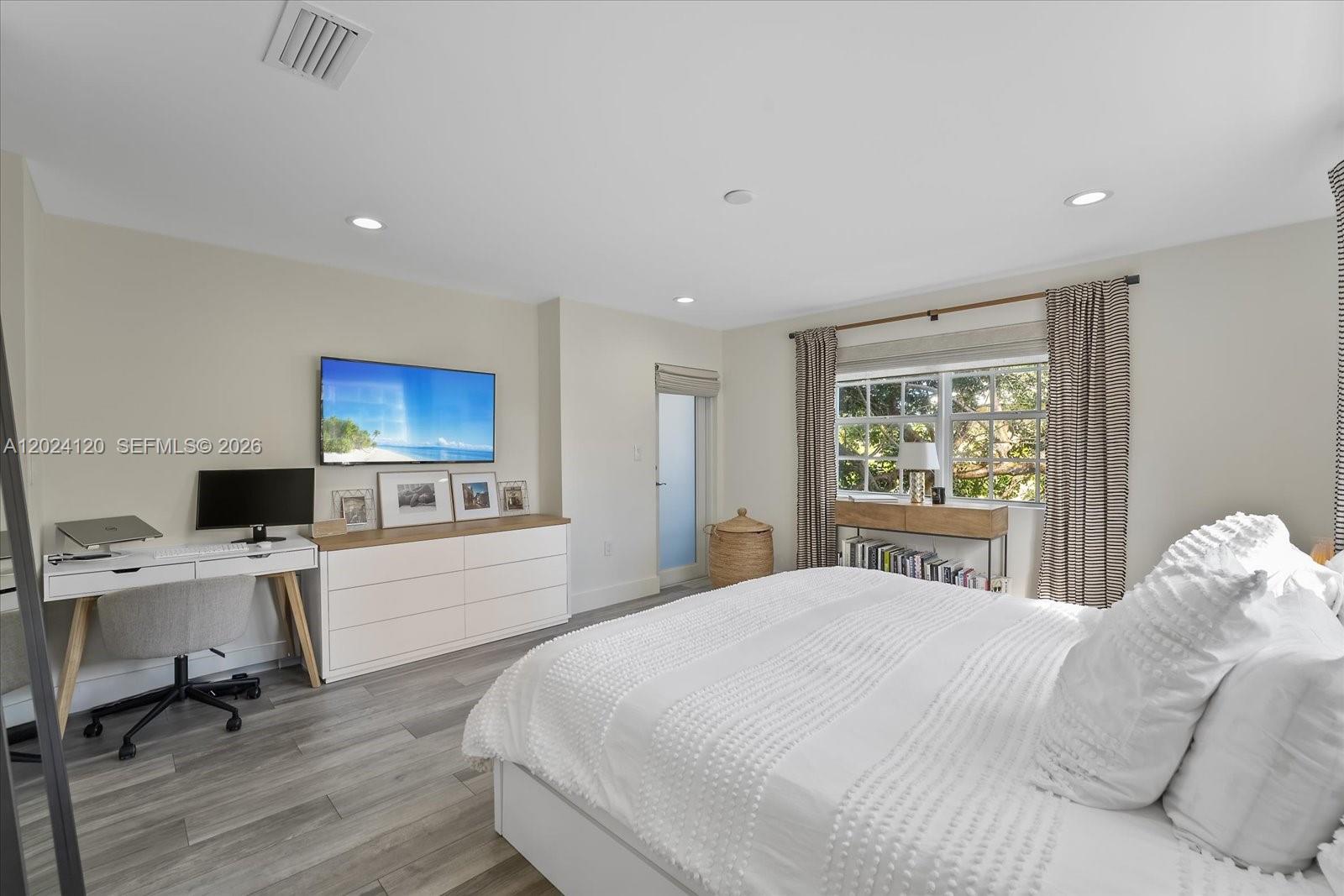 BLUE PELICAN CONDO - Residential