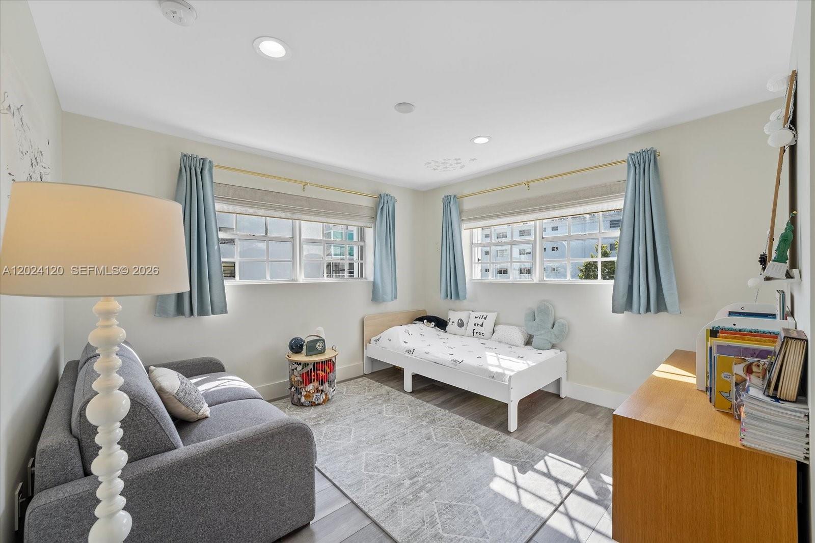 BLUE PELICAN CONDO - Residential