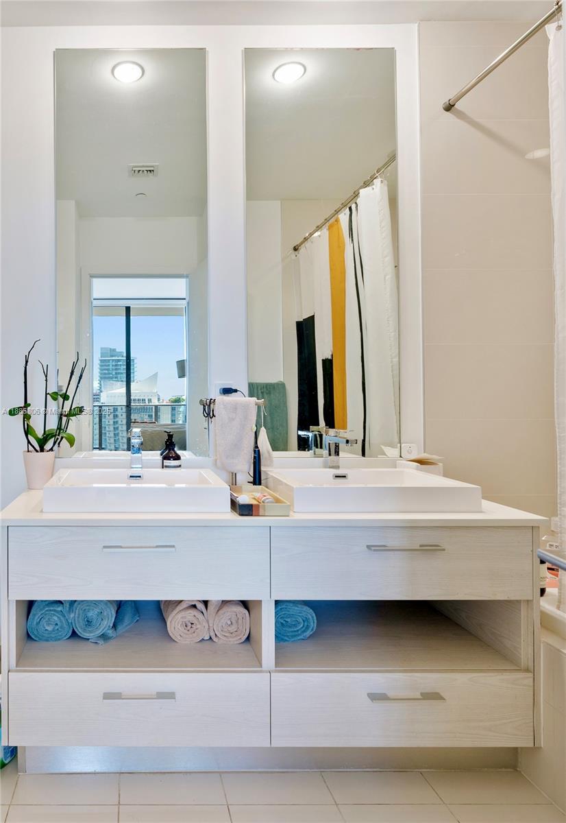 BRICKELL HEIGHTS EAST CON - Residential