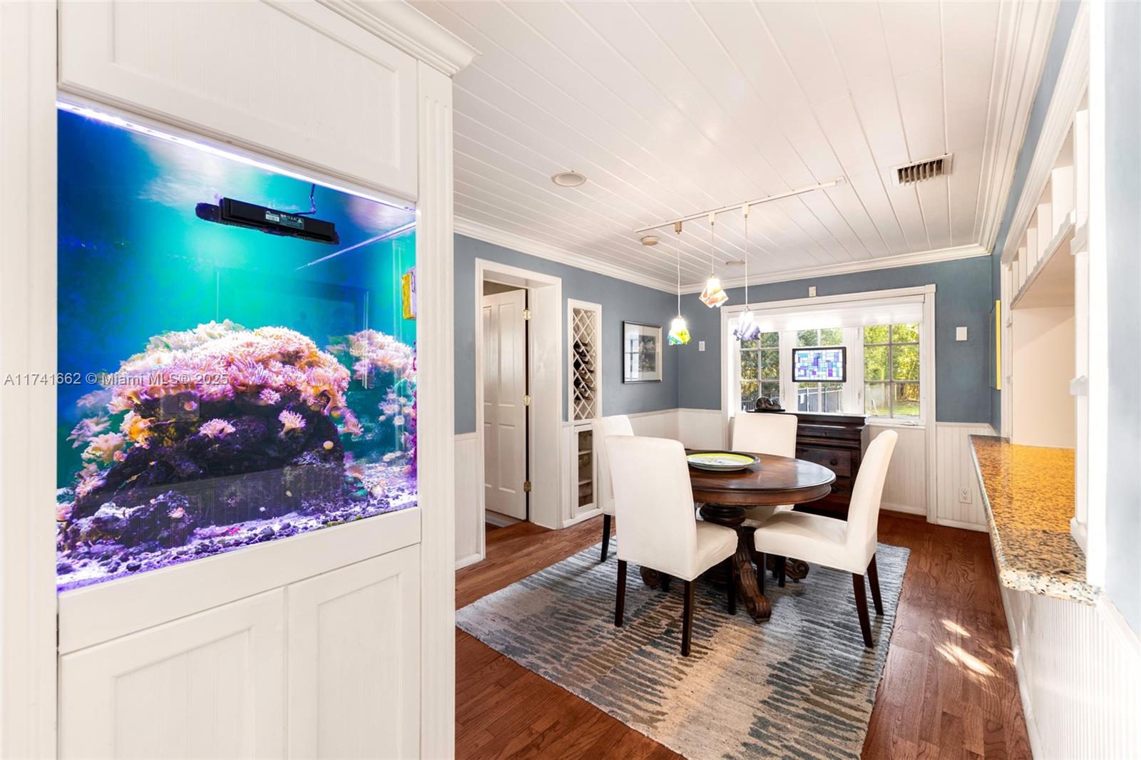 ROYAL PALM MANOR - Residential