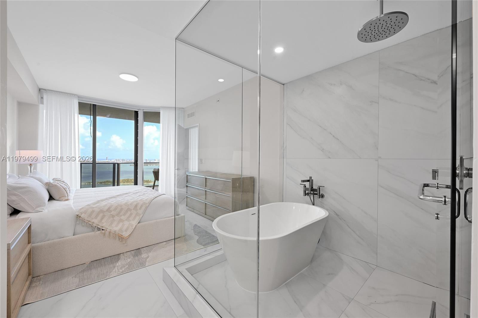 ARIA RESERVE SOUTH CONDO - Residential Lease