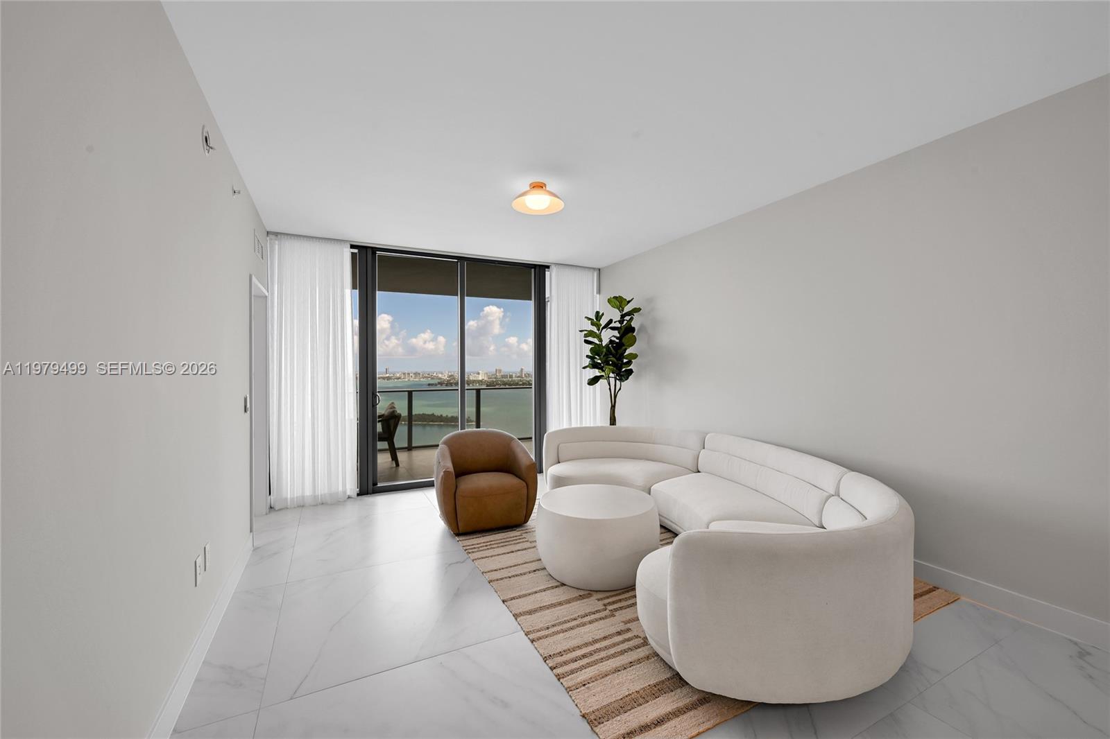 ARIA RESERVE SOUTH CONDO - Residential Lease