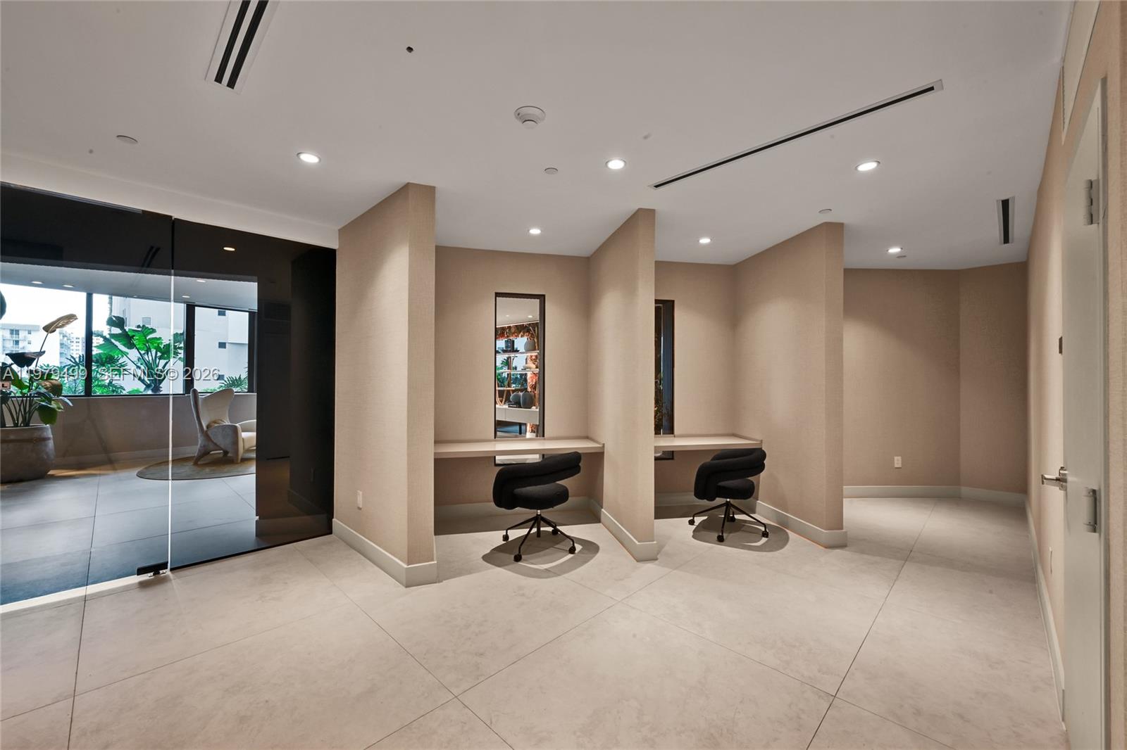 ARIA RESERVE SOUTH CONDO - Residential Lease