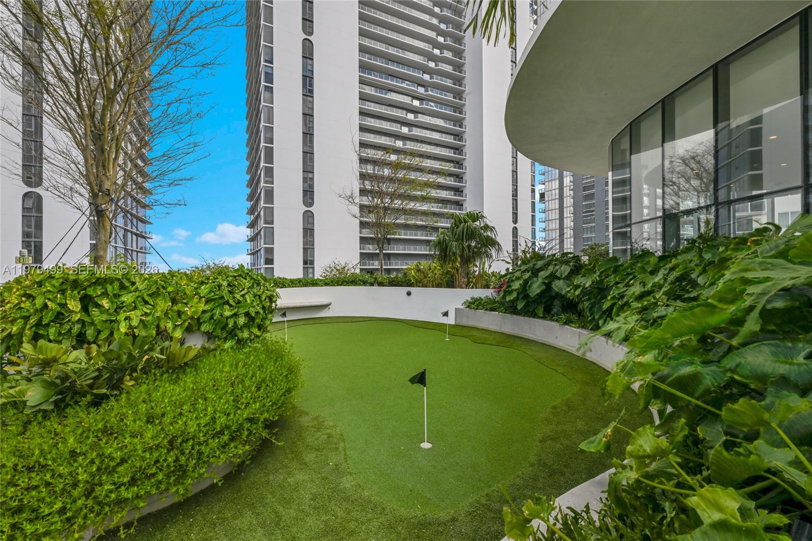 ARIA RESERVE SOUTH CONDO - Residential Lease