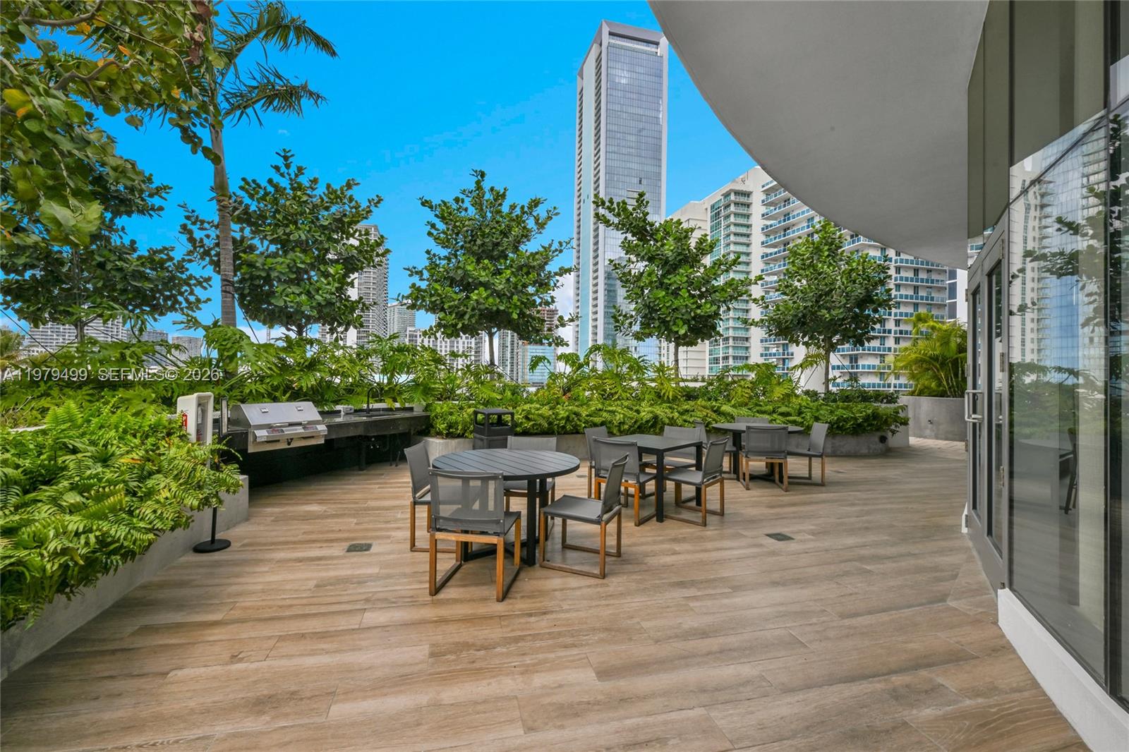 ARIA RESERVE SOUTH CONDO - Residential Lease