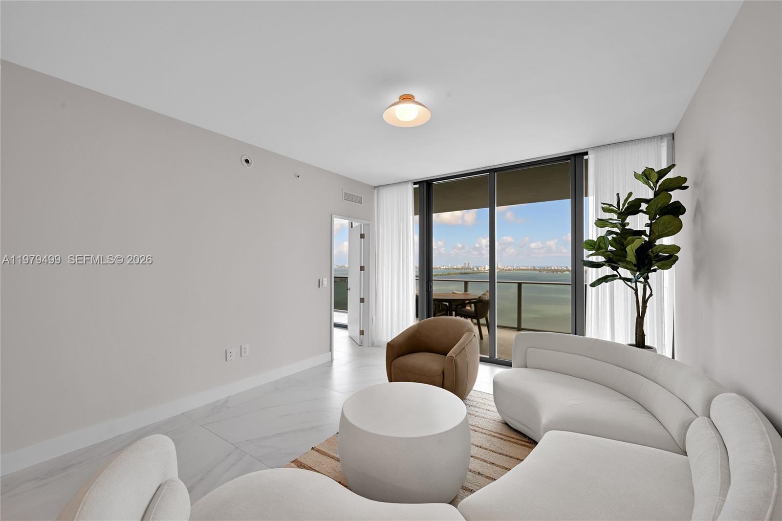 ARIA RESERVE SOUTH CONDO - Residential Lease