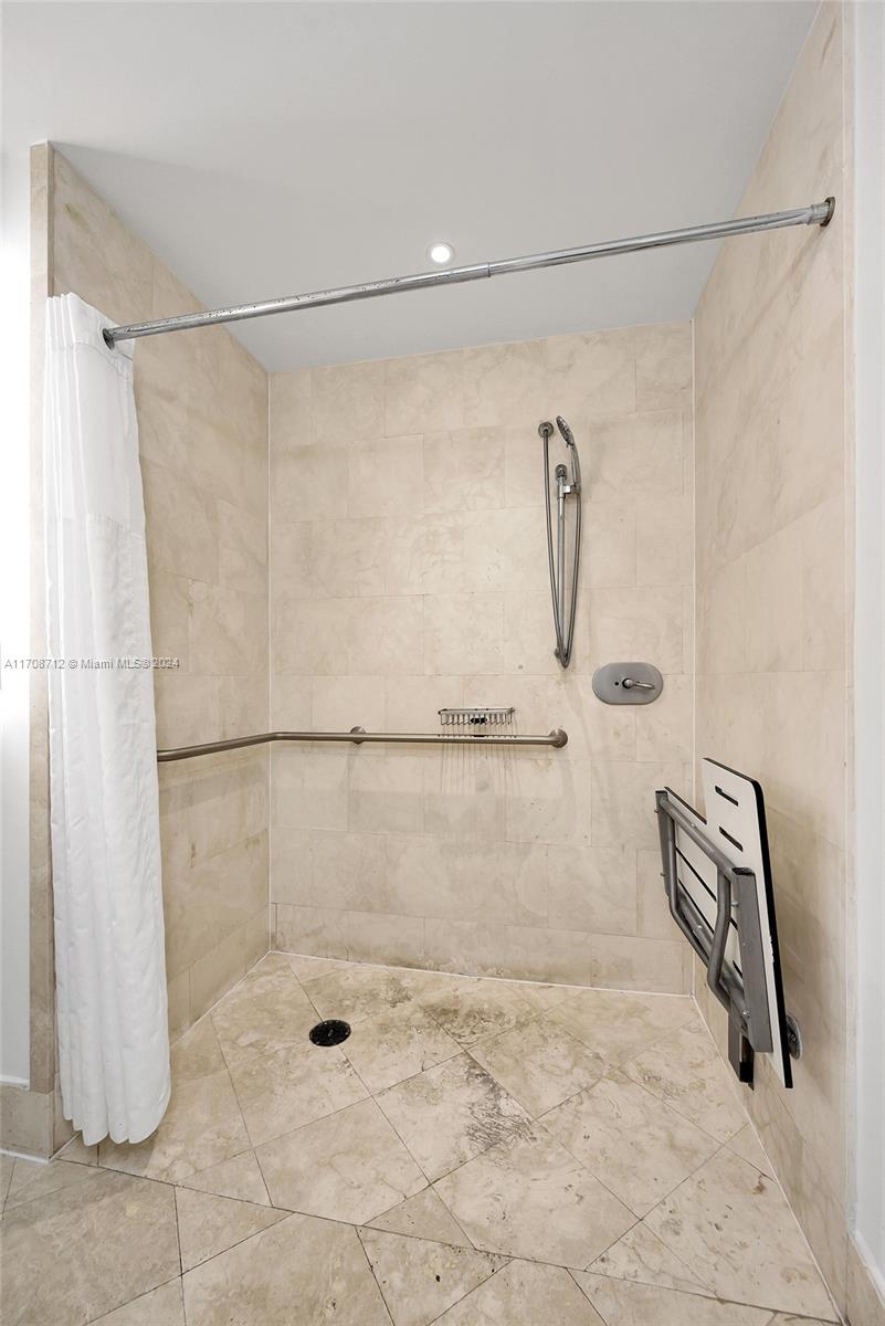 FONTAINEBLEAU II CONDO - Residential