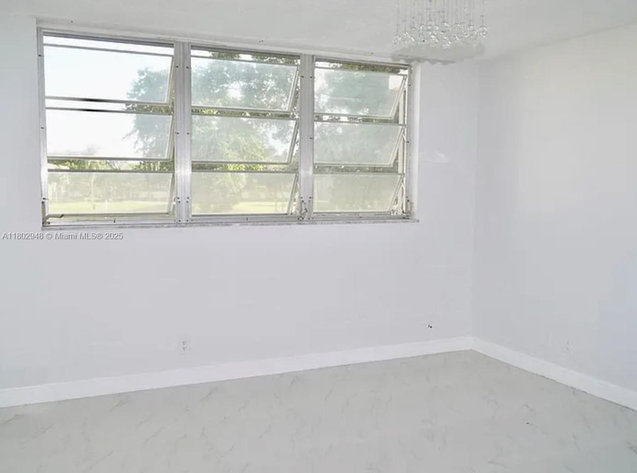 691 S Hollybrook Dr 208