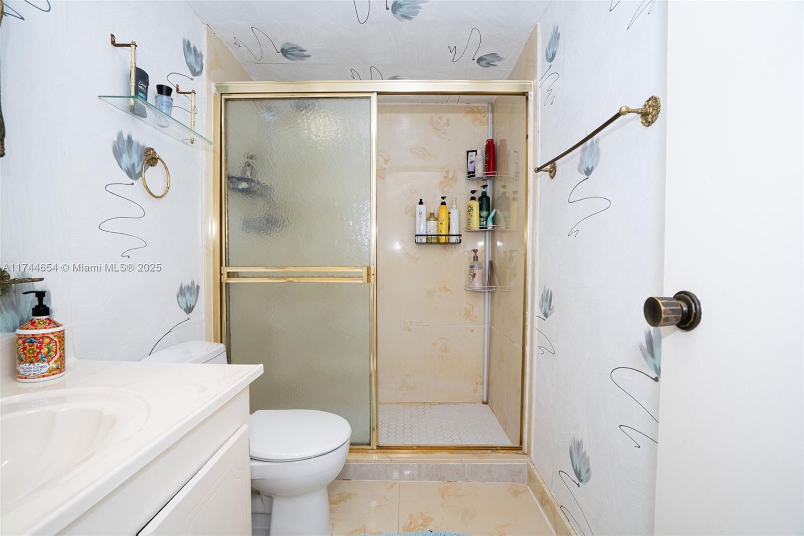 PLAZA TOWERS NORTH CONDO - Residential