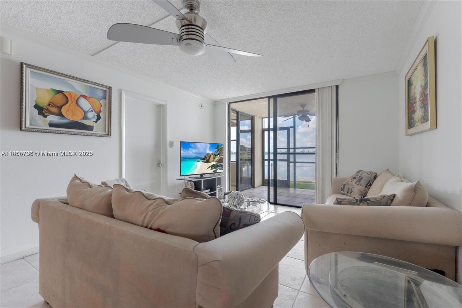 109 Lake Emerald Dr 103