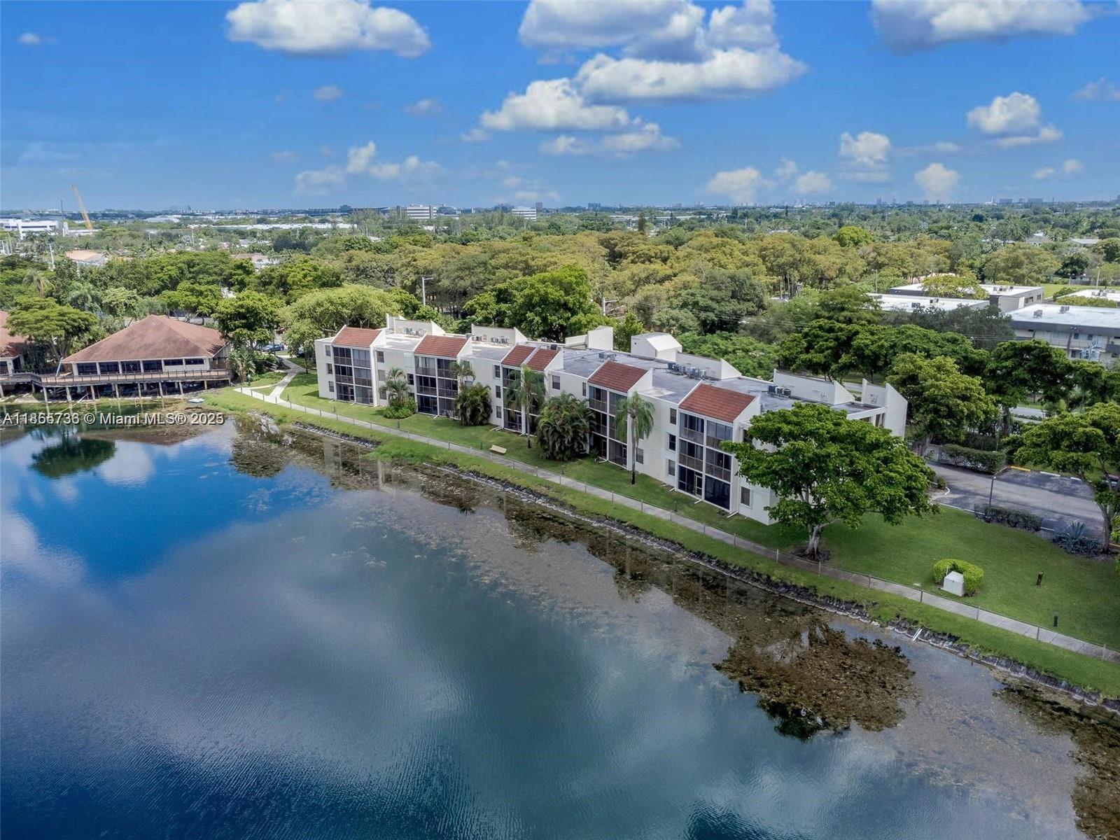 LAKE EMERALD CONDOMINIUM - Residential