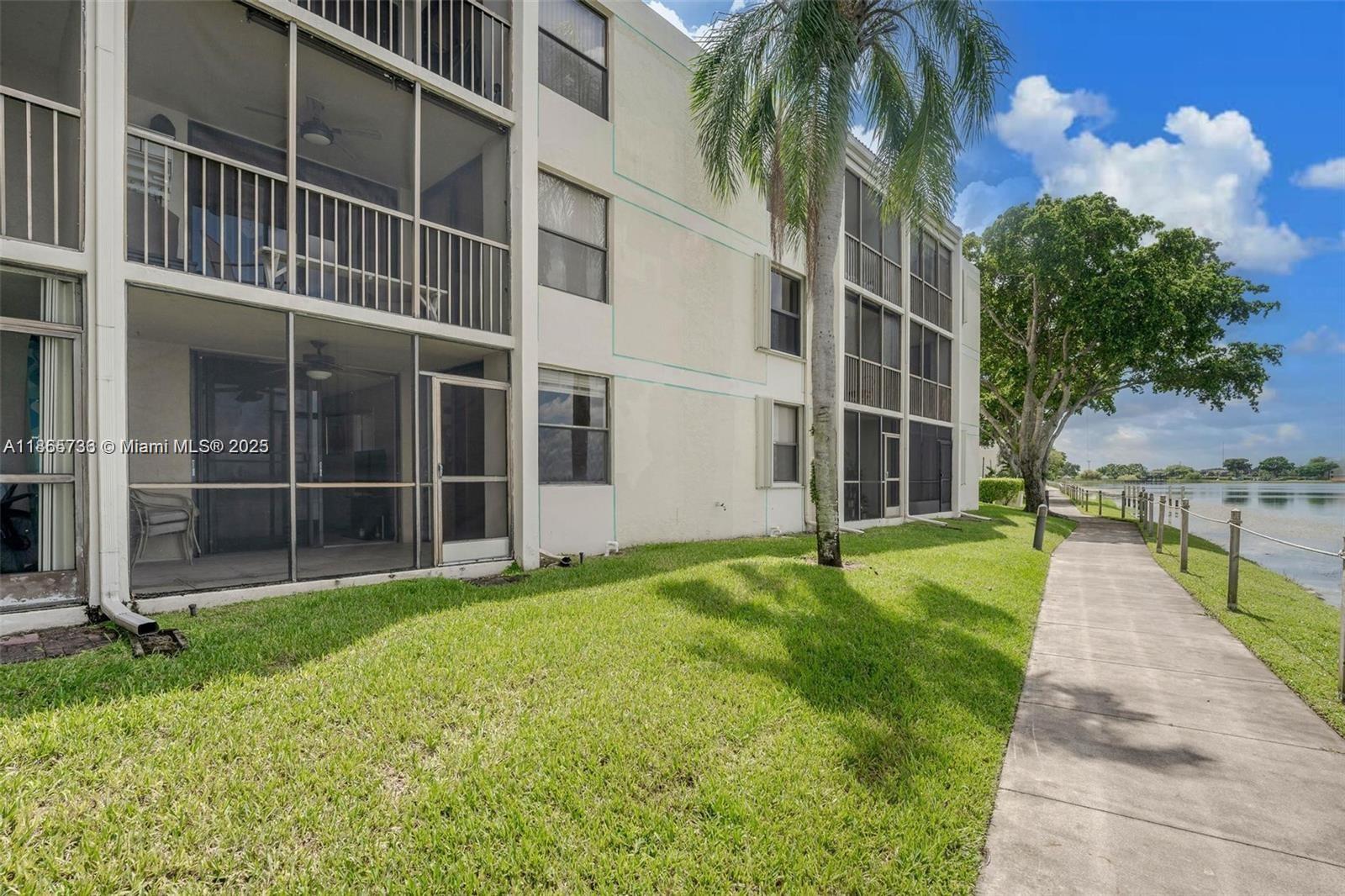 LAKE EMERALD CONDOMINIUM - Residential
