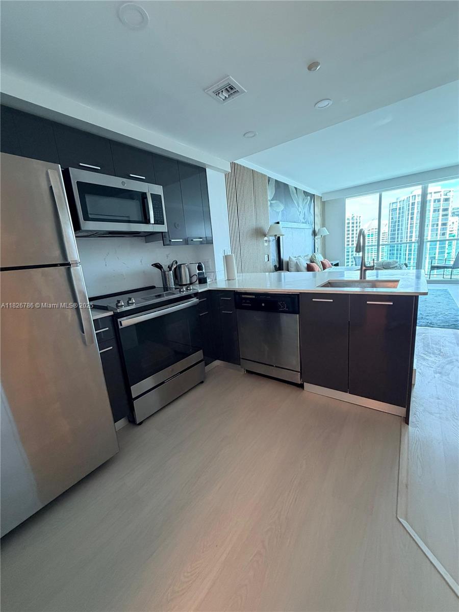 MUTINY PARK CONDO - Residential