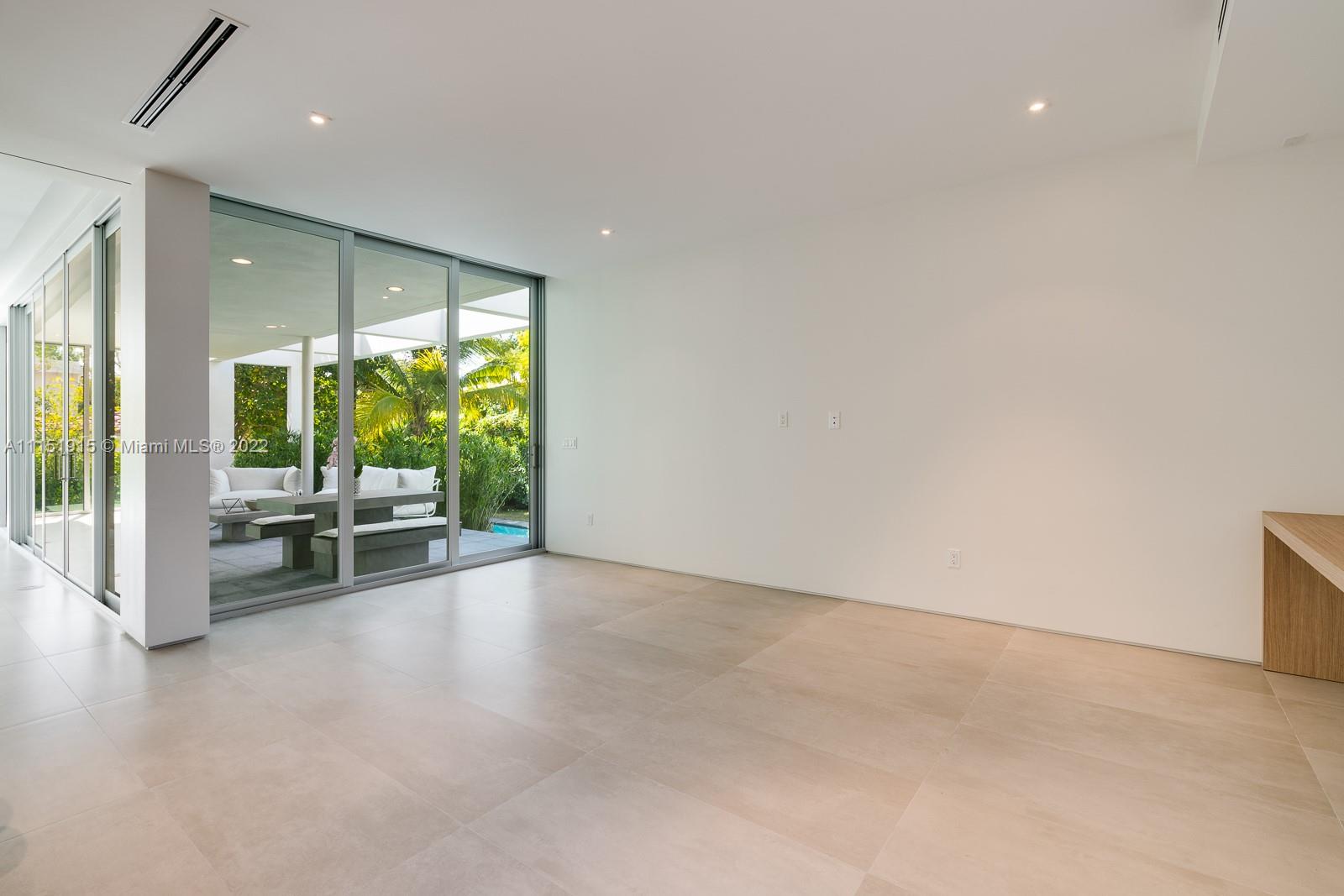 TROPICAL ISLE HOMES SUB - Residential