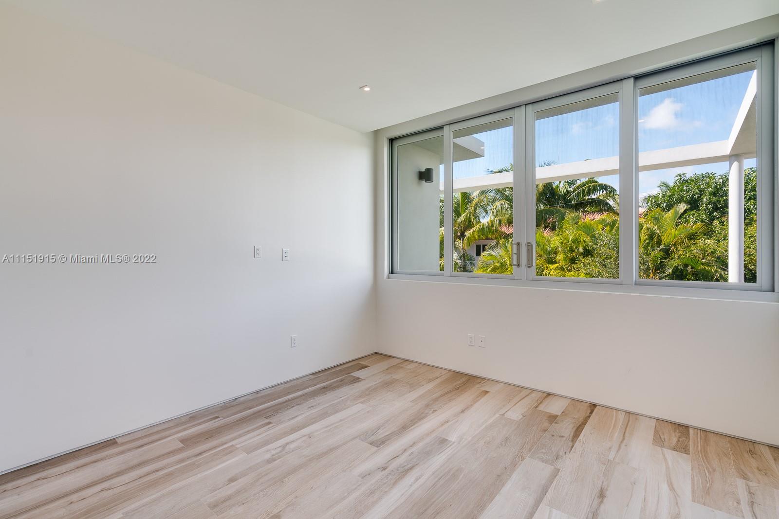 TROPICAL ISLE HOMES SUB - Residential