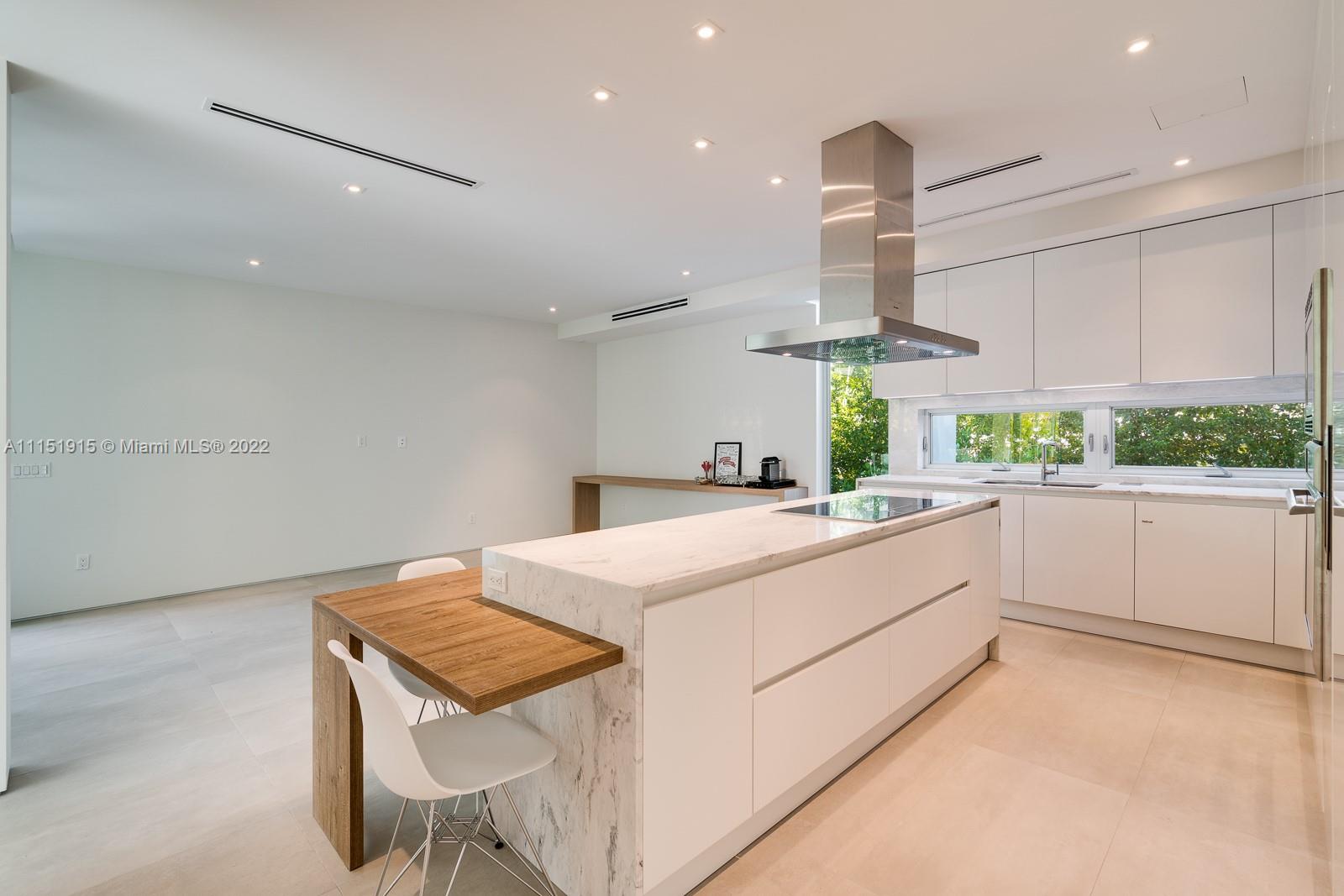 TROPICAL ISLE HOMES SUB - Residential