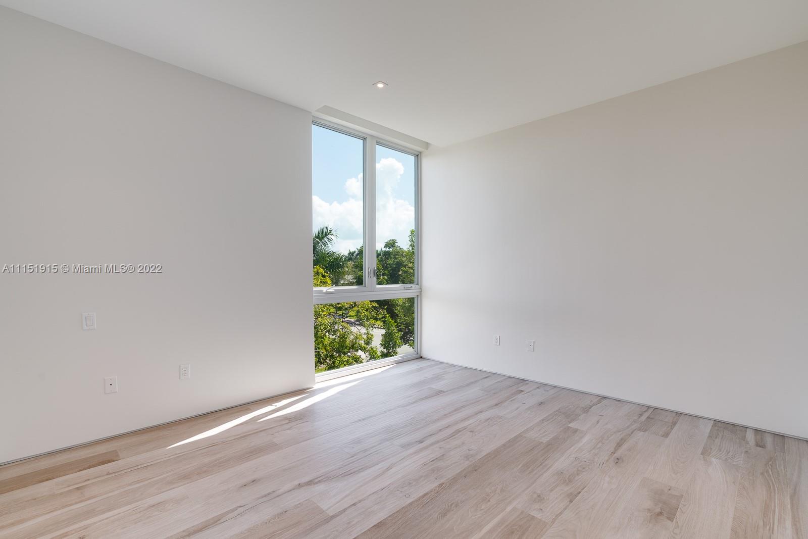 TROPICAL ISLE HOMES SUB - Residential