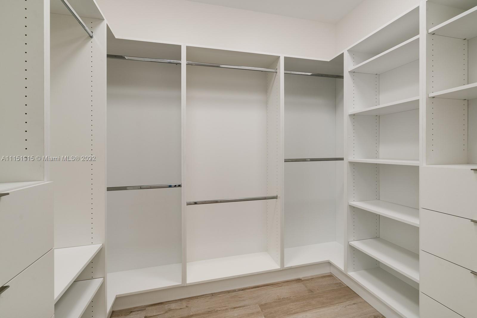 TROPICAL ISLE HOMES SUB - Residential