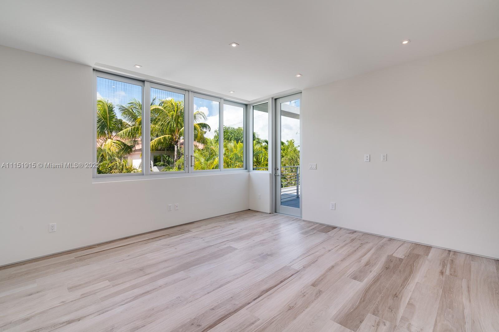 TROPICAL ISLE HOMES SUB - Residential