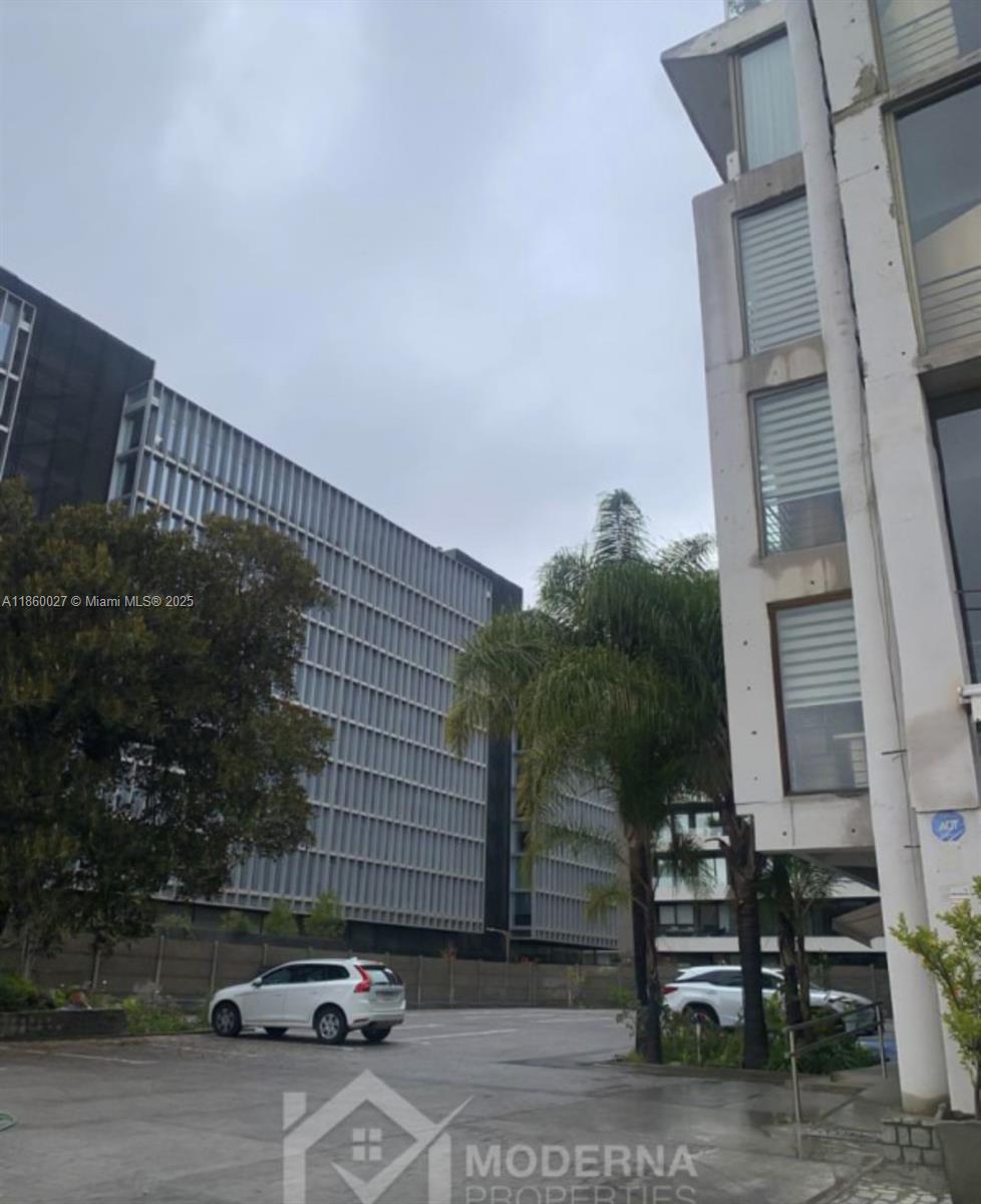 Avda. Las Condes 10.527 Santiago Chile