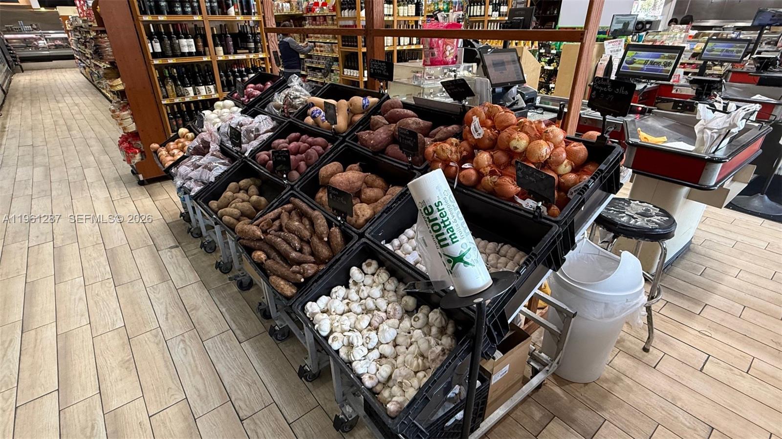 LAWRENCE ESTATE LAND COS - Land