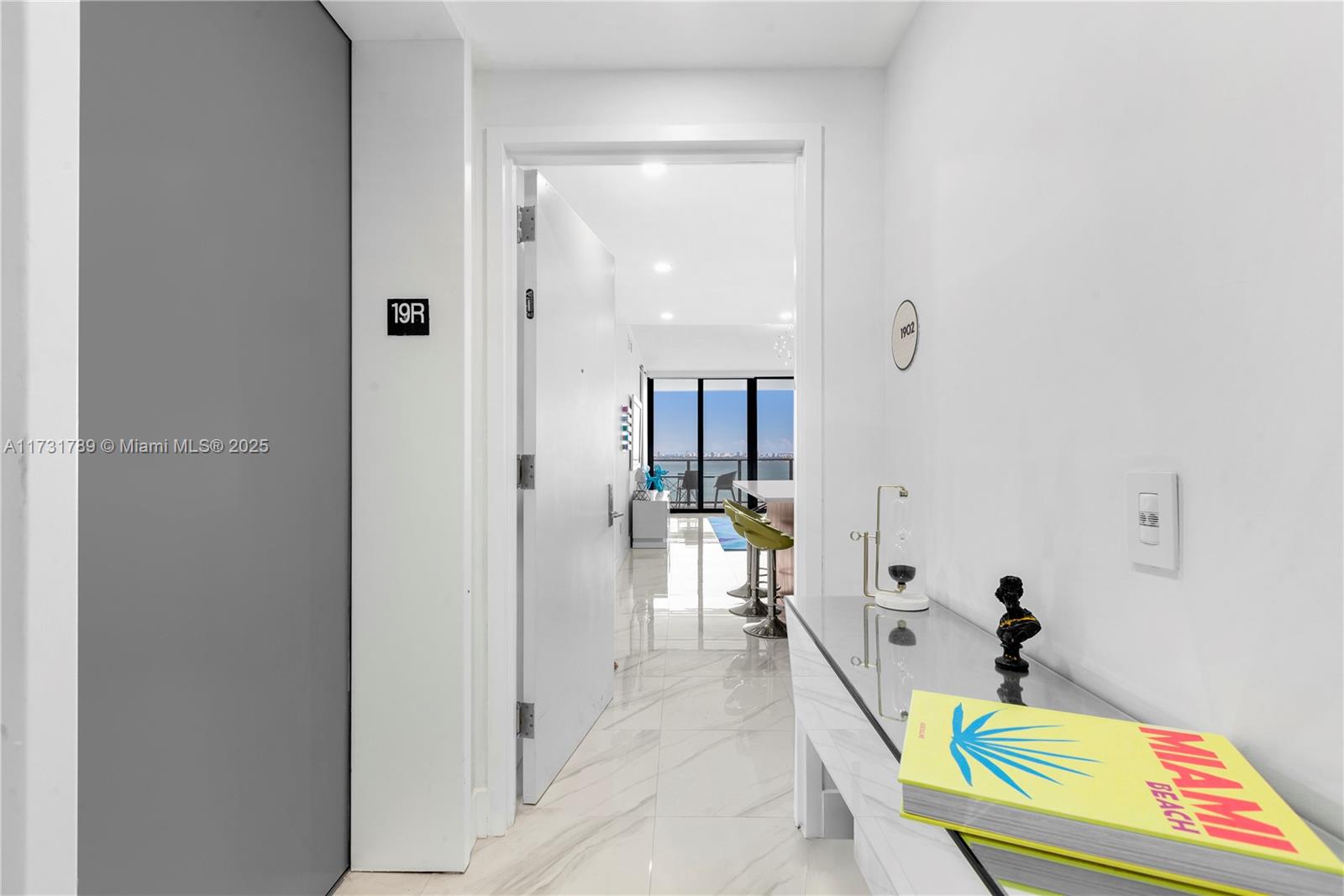 ONE PARAISO CONDO - Residential