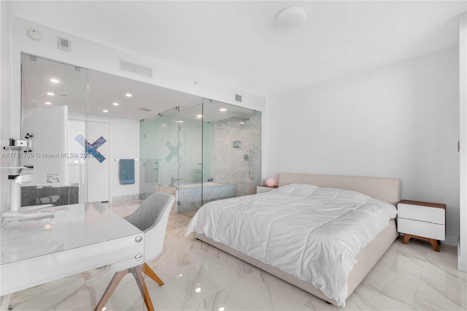 ONE PARAISO CONDO - Residential