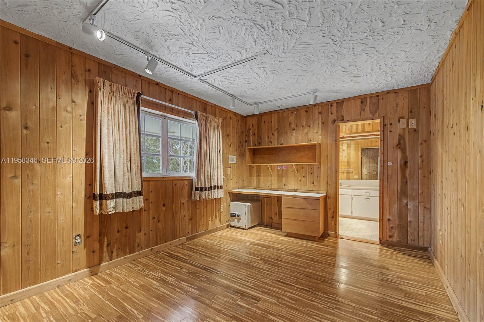 CUTLER PINES ESTATES - Residential