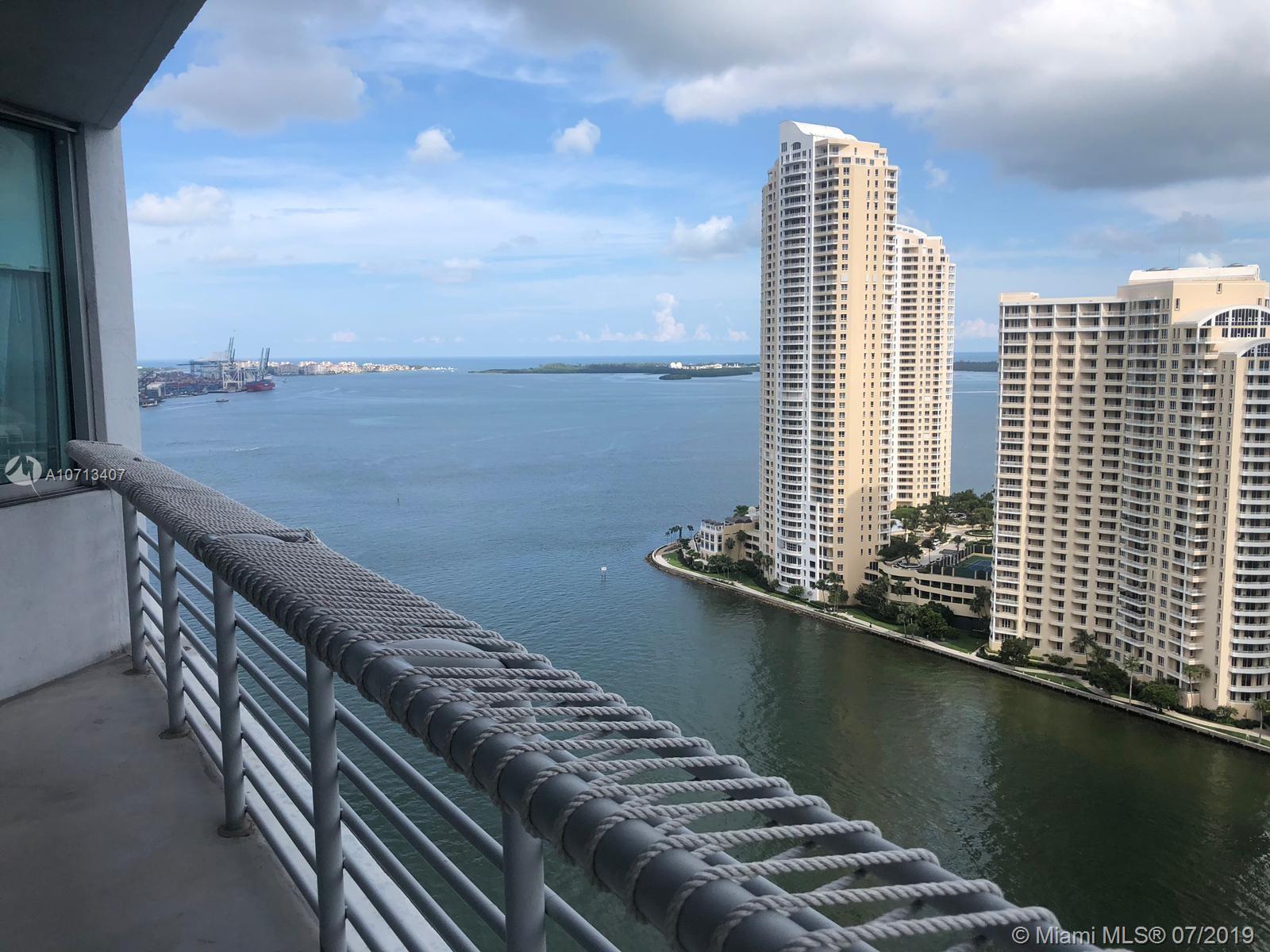 Amazing city and bay views from this fully furnished 28th floor apartment. Easy to show.