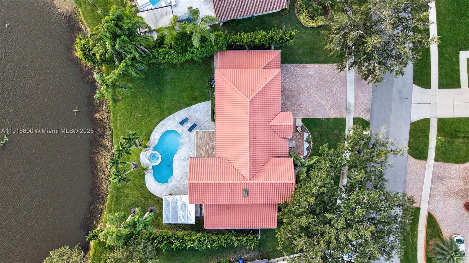 CHAPEL TRAIL REPLAT - Residential