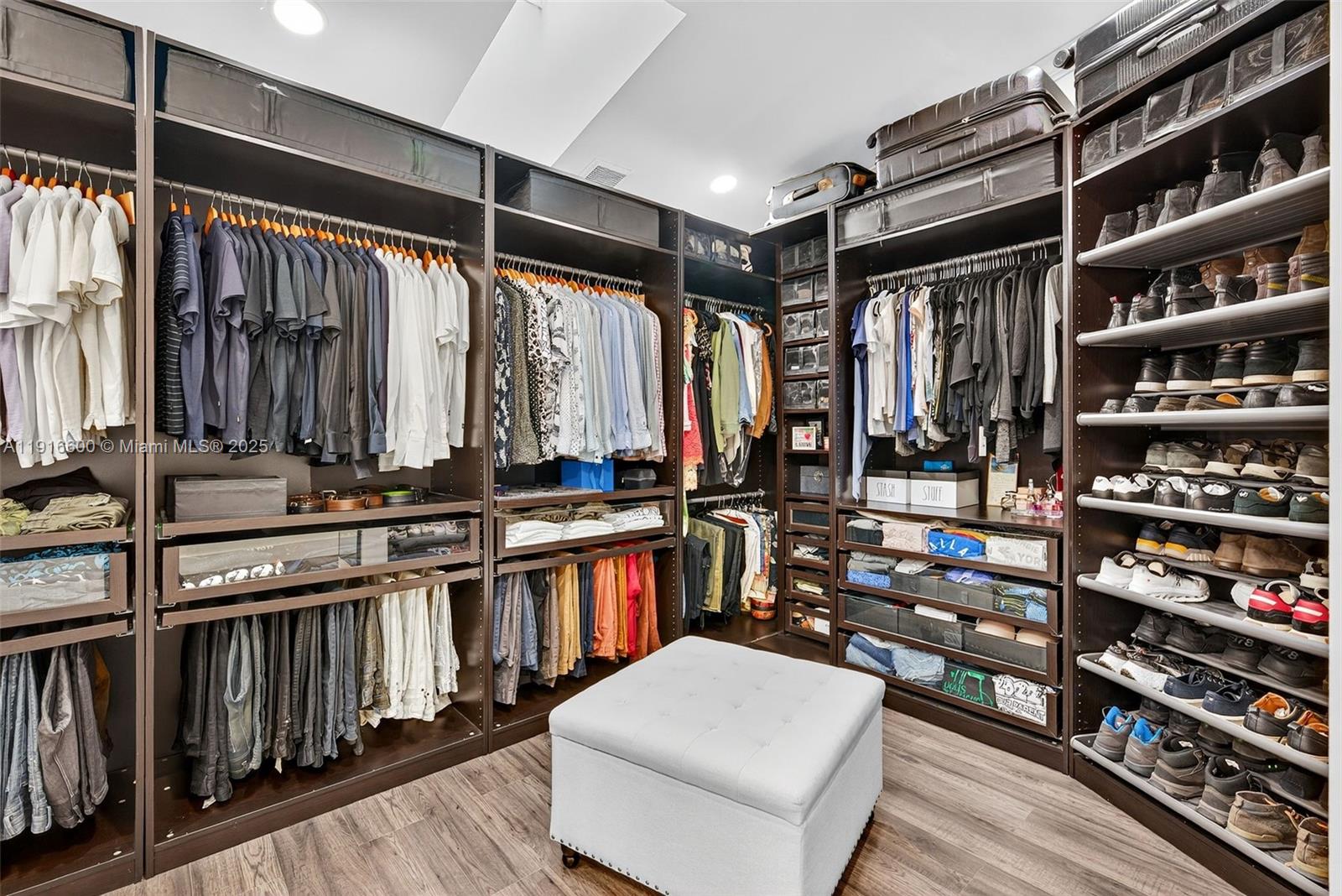 CHAPEL TRAIL REPLAT - Residential