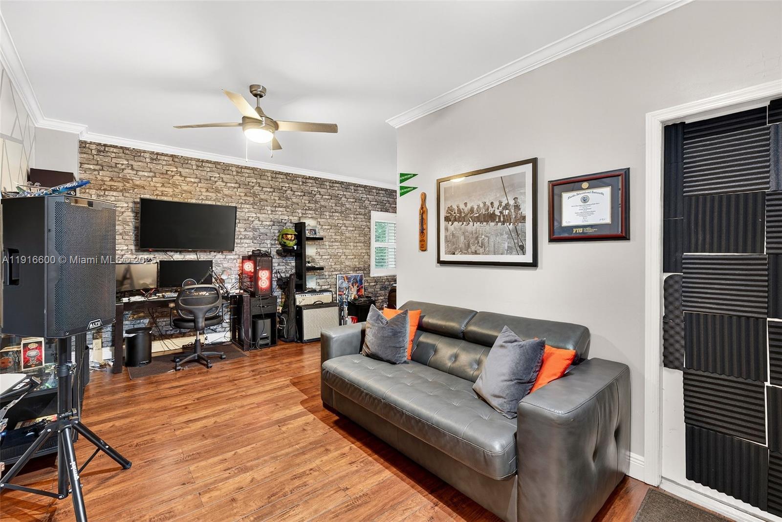 CHAPEL TRAIL REPLAT - Residential